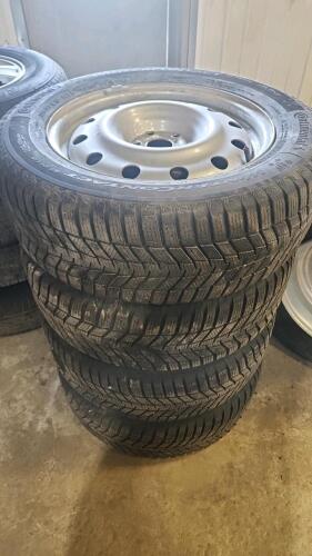 225/60R17 Winter tires on steel rims 70% tread