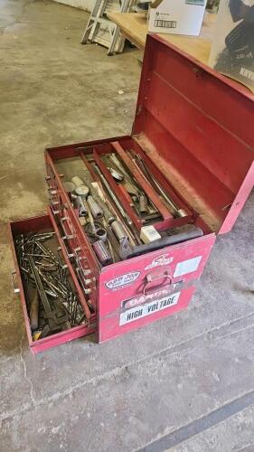 Gray Toolbox with key and contents