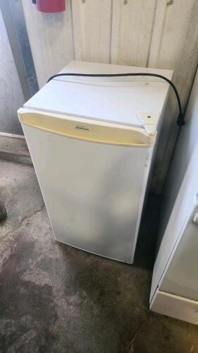 Mini fridge