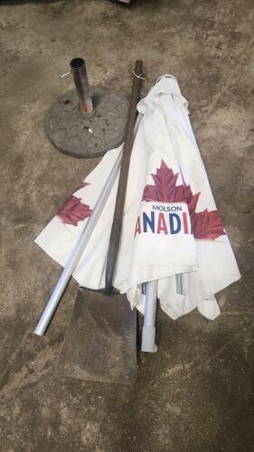 Patio umbrella, shovel