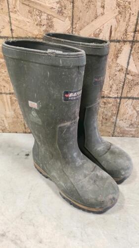 Sz 13 CSA Baffin boots