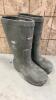 Sz 13 CSA Baffin boots