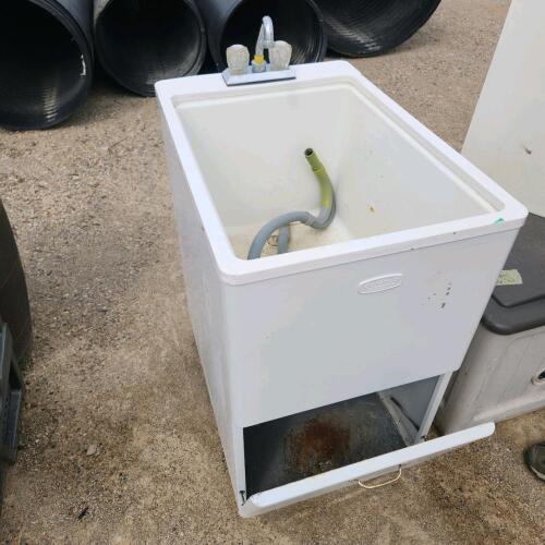 20"W Laundry tub