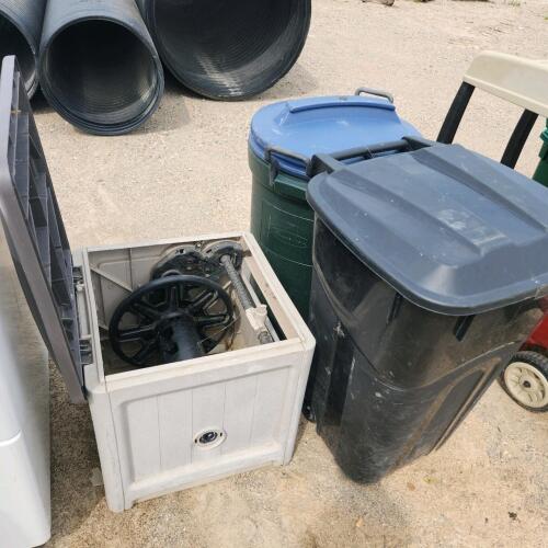Garden hose reel, 3 garbage cans