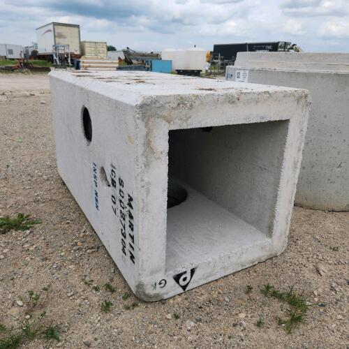 Concrete man hole resivore 33"x65"