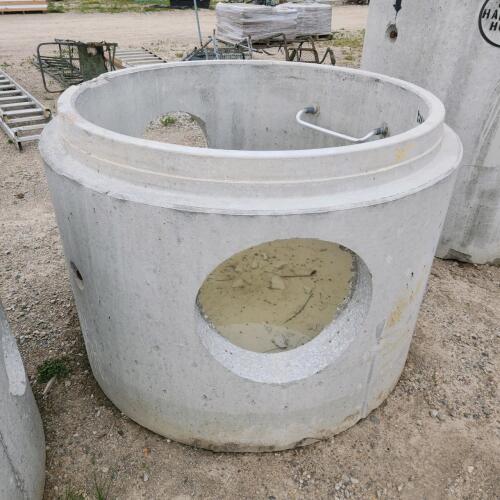 Concrete man hole resivore 52"x32"