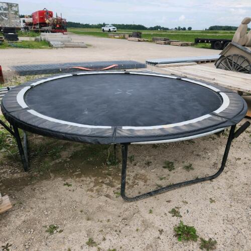 8' Trampoline