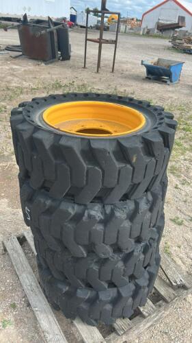4 Skid steer tires 38x12-20