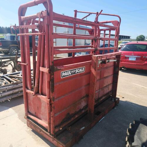 Paul livestock scale in good working order 7'L 27"W