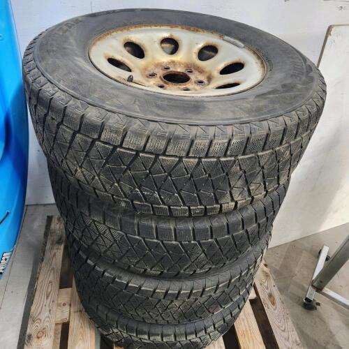 4 265/70R17 truck wheels, 40% thread