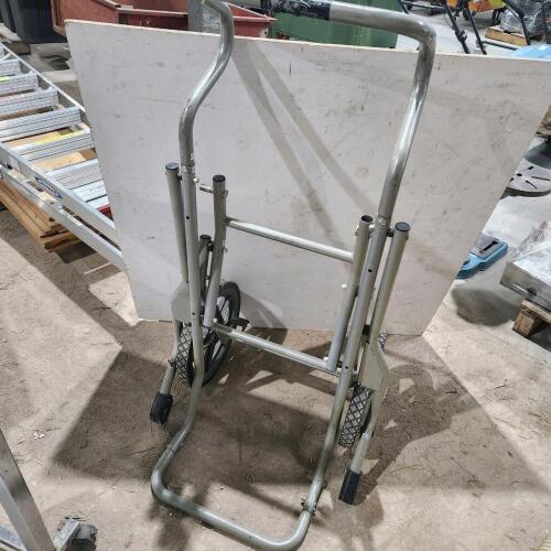 Folding saw stand
