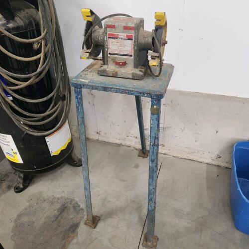 Working 6" bench grinder on stand