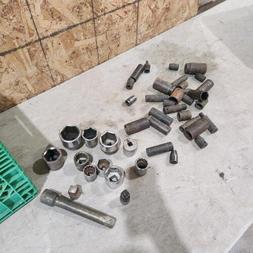 Assorted 3/4", 1/2" sockets
