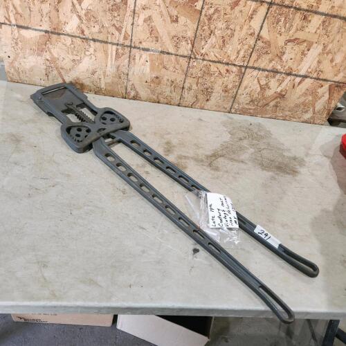 Vintage cast dehorners