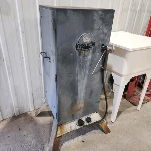 Propane smoker 16"W 43"H