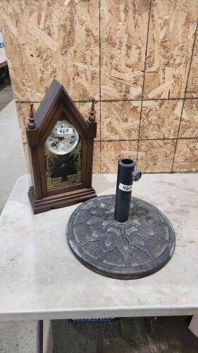 Clock as is, umbrella base