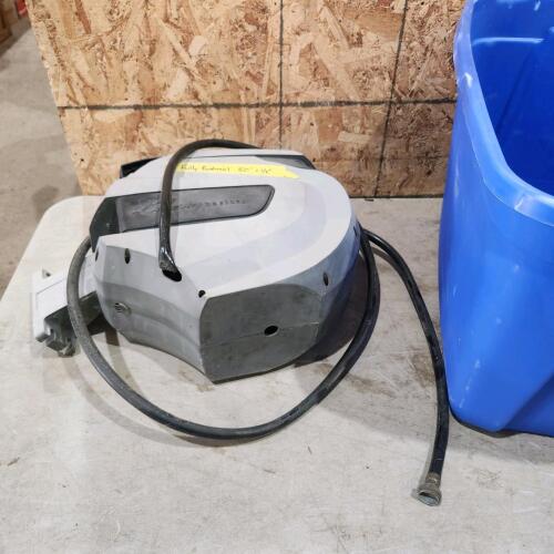 Wall mount garden hose reel w 50' of hose