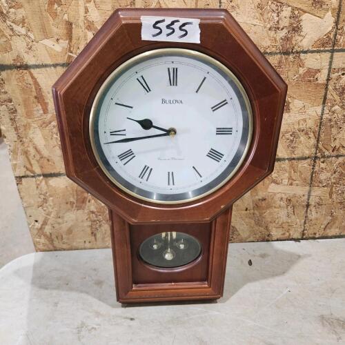 19" Bulova battery wall clock