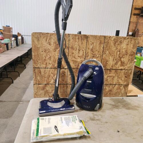 Kenmore vacuum w extra bags