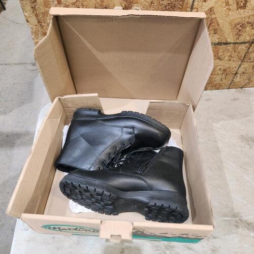 New ladies 10.5 winter boots