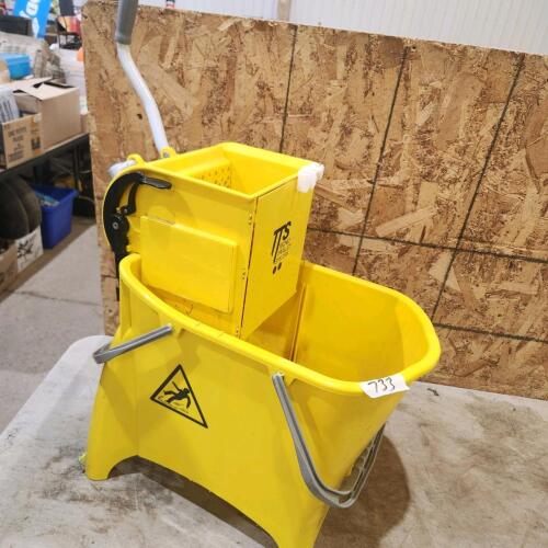 Mop bucket