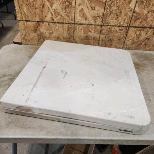 2'x4' Plastic folding table