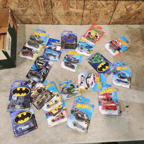 20 Hotwheels toys