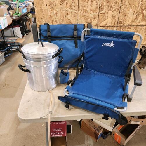 2 Beach chairs,.alum pot