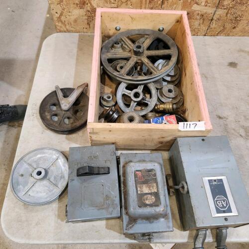 Various sized pulleys & disconnects