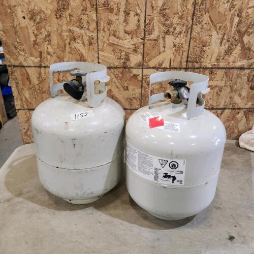 1 Empty 1 full bbq tank