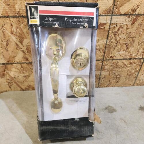Locking door handles