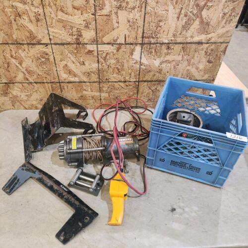 2500lb 12v Winch w mounting hardware