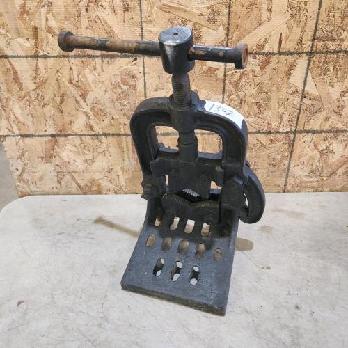 Pipe vice