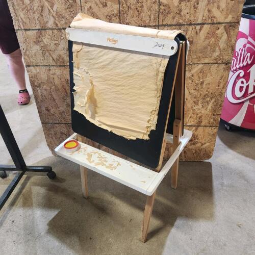 Free standing easle 21"W 39"H