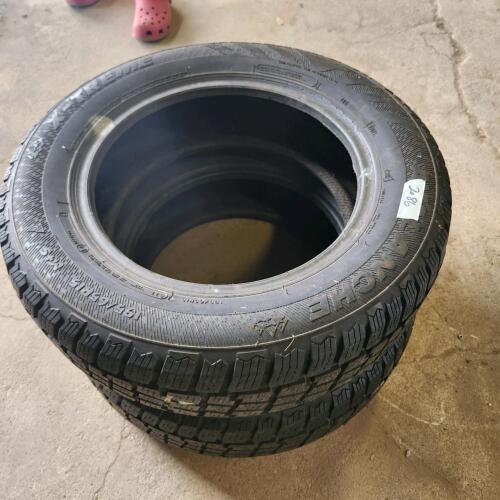 2 195/65R15 Winter tires as new