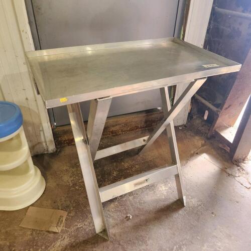 Alum folding table 30"L 18"W 32"H