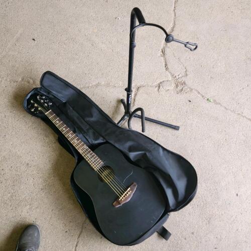 Guitar w stand