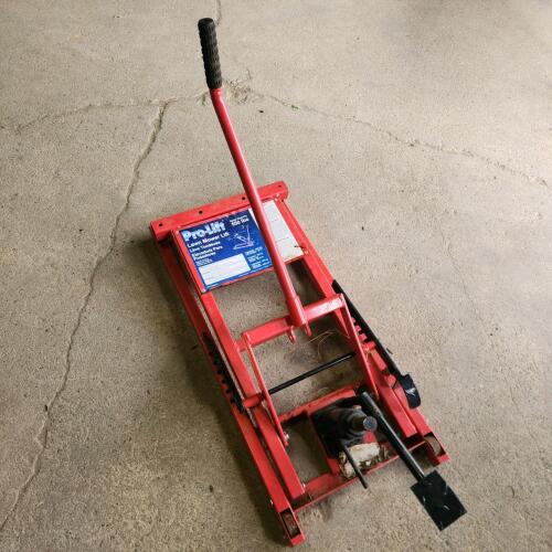 Lawn mower lift