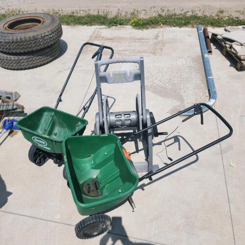 2 Fertilizer spreaders, garden hose reel