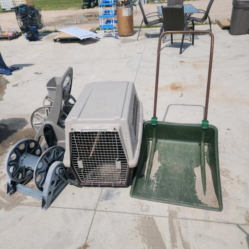 Snow shovel, pet crate, 2 garden hose reels