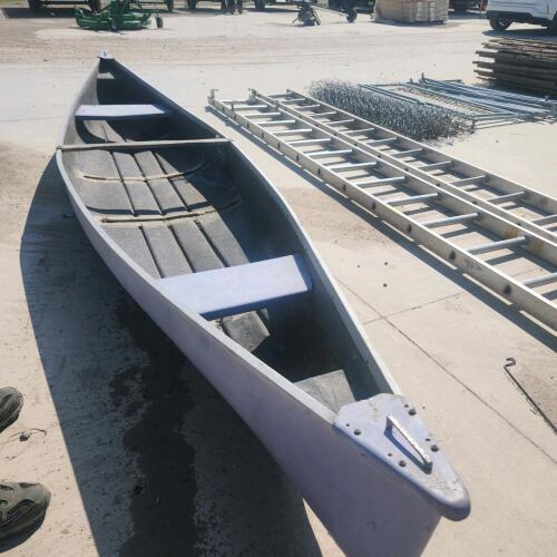 16' Fiberglass Canoe