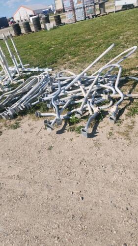Freestall dividers