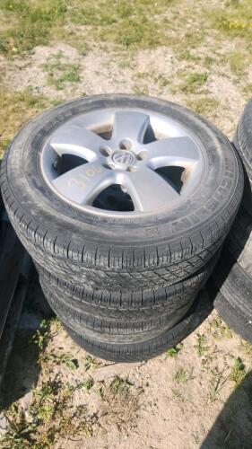 Alum Volkswagon wheels tires shot 195/65R15