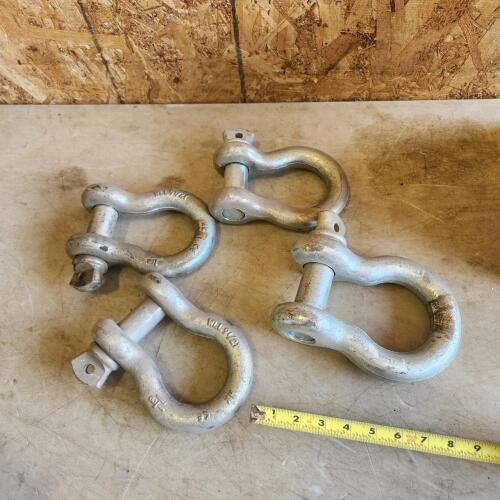 4 Large clevises