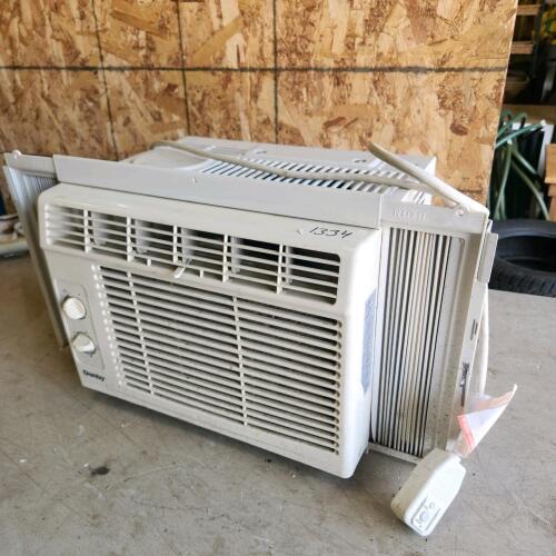 Window air conditioner