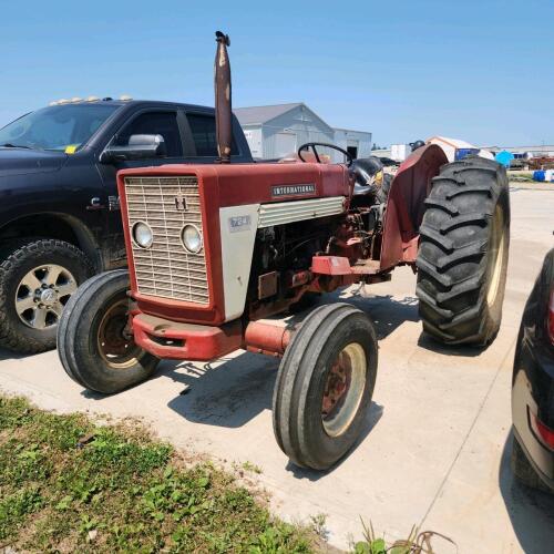 International 724 diesel tractor, 6246hrs showing on tack, good running order