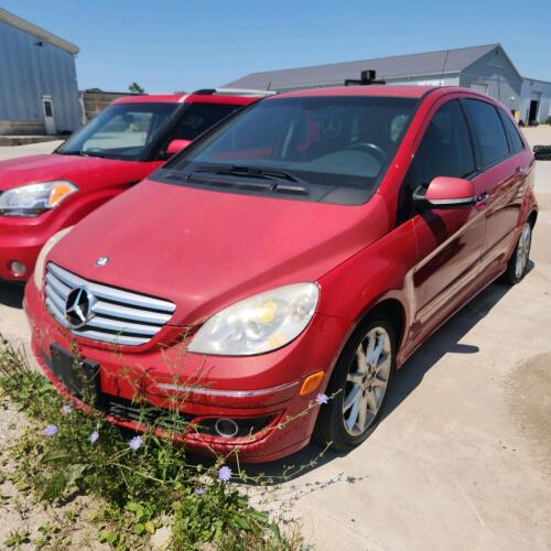 2008 Gas Mercedes B200, 253,000km