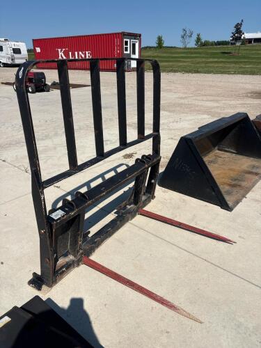 HLA Skidsteer mount bale spear
