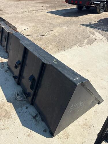 60&rdquo; Compact skidsteer bucket