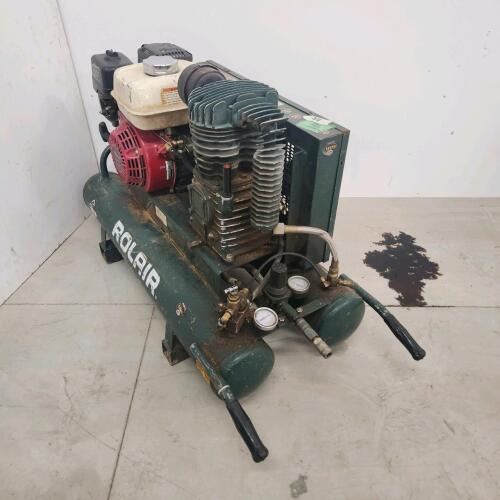 Industrial air compressor runs needs seevice